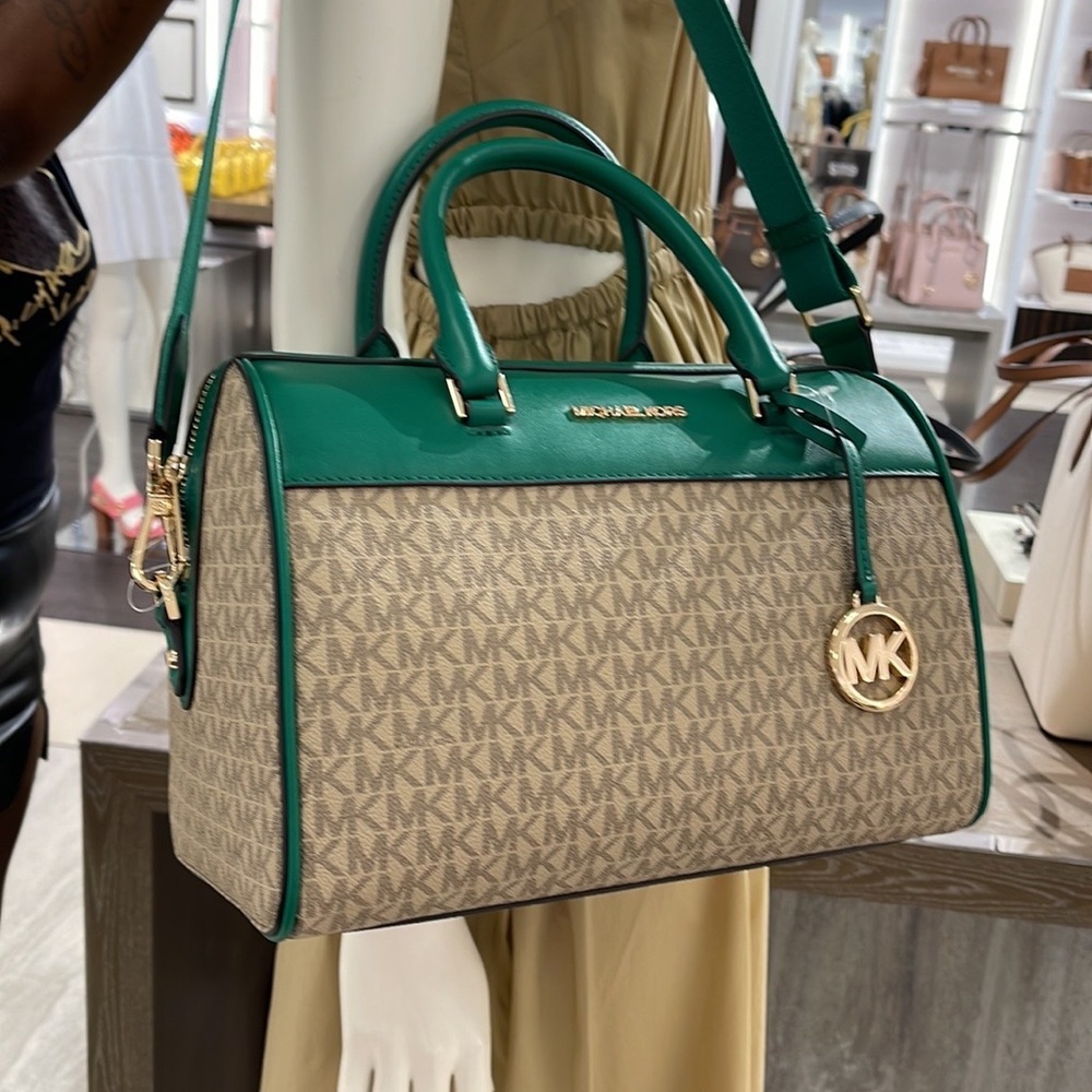 Michael Kors med Duffle Travel - Leather/Coated
PALMETTO GREEN
MD DUFFLE
NWT - Picture 12 of 16